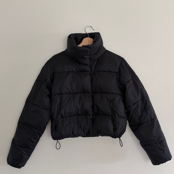 ALO Yoga Gold Rush Black Puffer Jacket - Picture 4 of 11